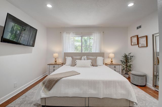 525 Bayfront Drive, Boynton Beach, FL 33435