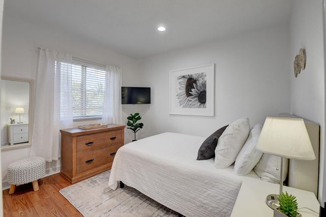 525 Bayfront Drive, Boynton Beach, FL 33435