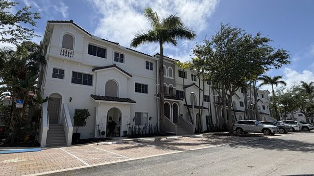 525 Bayfront Drive, Boynton Beach, FL 33435