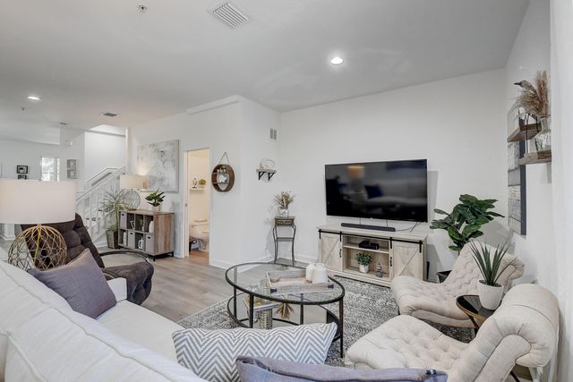 525 Bayfront Drive, Boynton Beach, FL 33435