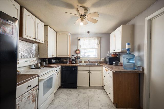 2707 Maple Avenue, Leavenworth, KS 66048