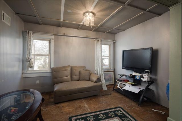 2707 Maple Avenue, Leavenworth, KS 66048