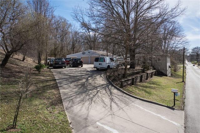 2707 Maple Avenue, Leavenworth, KS 66048