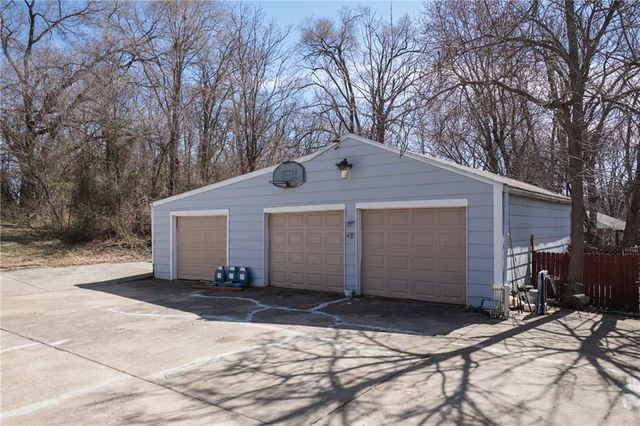 2707 Maple Avenue, Leavenworth, KS 66048