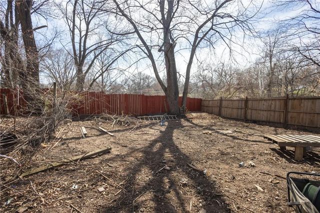 2707 Maple Avenue, Leavenworth, KS 66048