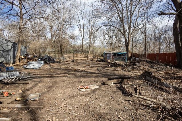 2707 Maple Avenue, Leavenworth, KS 66048