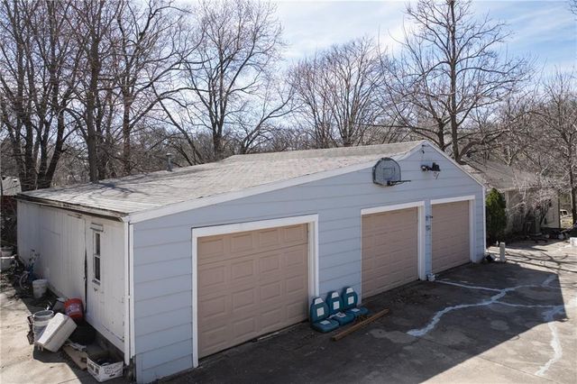 2707 Maple Avenue, Leavenworth, KS 66048