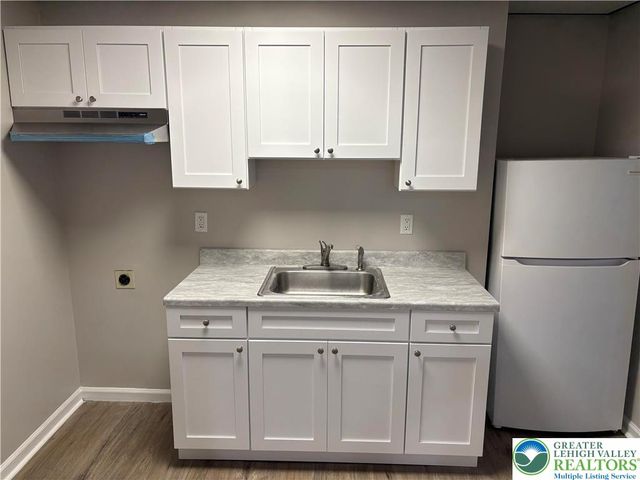 5210 Main Street 208, Whitehall Twp, PA 18052