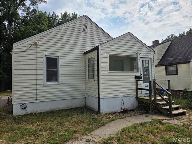 420 Scenic Drive, St Louis, MO 63137