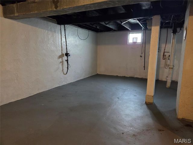 420 Scenic Drive, St Louis, MO 63137