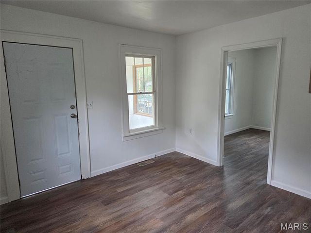 420 Scenic Drive, St Louis, MO 63137