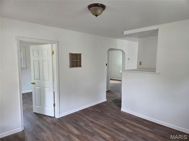 420 Scenic Drive, St Louis, MO 63137