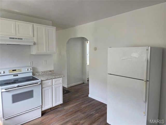 420 Scenic Drive, St Louis, MO 63137