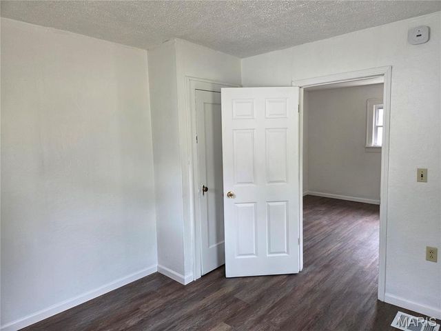 420 Scenic Drive, St Louis, MO 63137