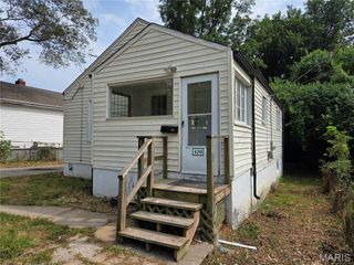 420 Scenic Drive, St Louis, MO 63137