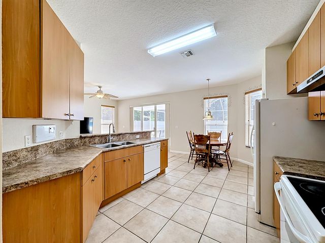 5747 Sunberry Circle, Fort Pierce, FL 34951