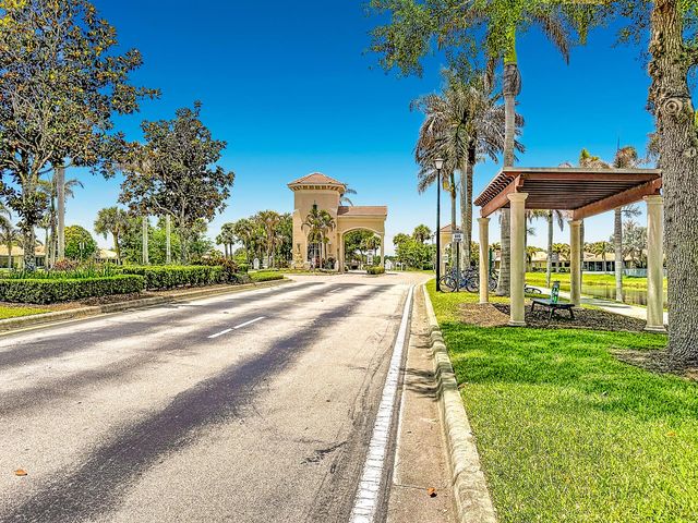 5747 Sunberry Circle, Fort Pierce, FL 34951