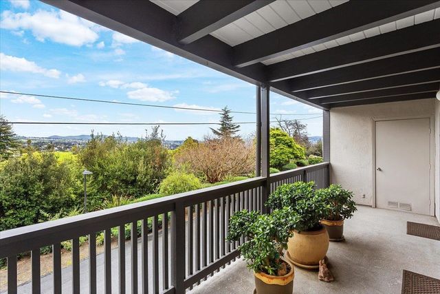 19100 Crest Ave 15, Castro Valley, CA 94546