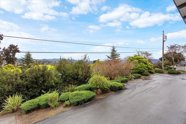 19100 Crest Ave 15, Castro Valley, CA 94546