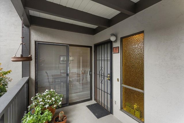 19100 Crest Ave 15, Castro Valley, CA 94546