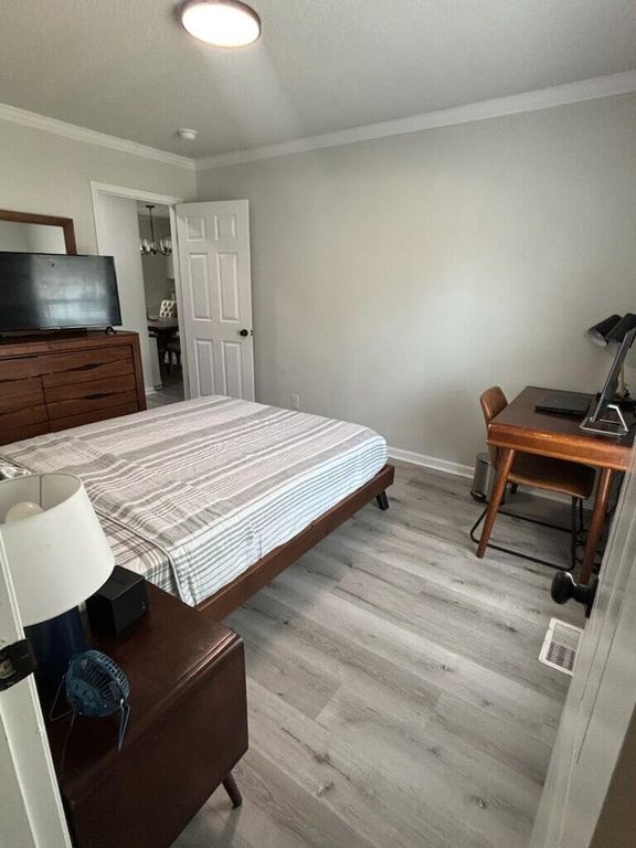 Image 12 of property listing at 155 Grapevine Road, Summerville, SC 29483