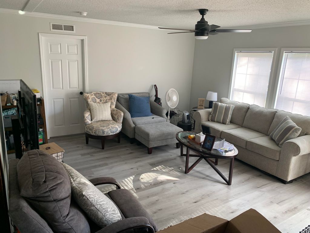 Image 2 of property listing at 155 Grapevine Road, Summerville, SC 29483