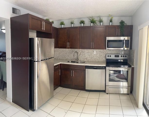 560 NW 82nd Pl 305, Miami, FL 33126