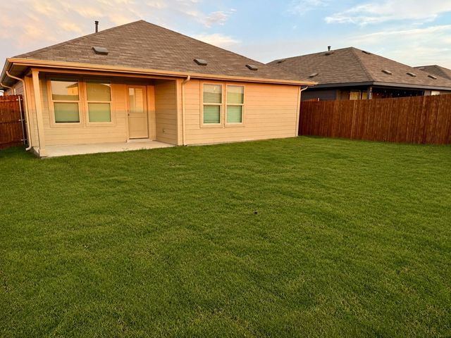 1637 Tin Roof Road, Krum, TX 76249