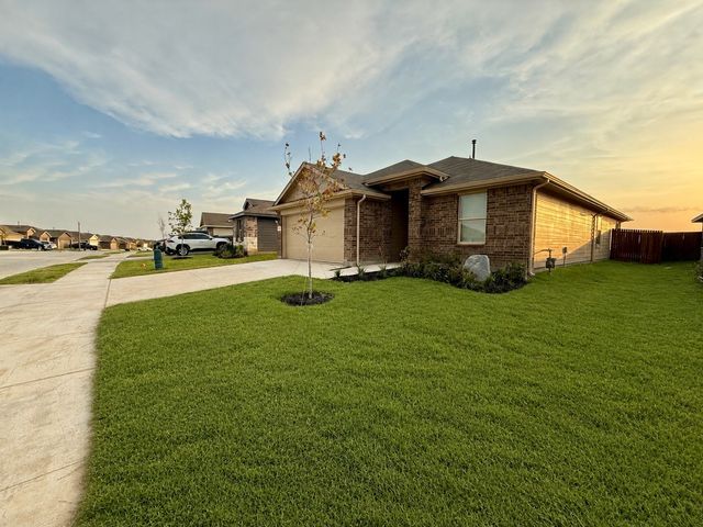1637 Tin Roof Road, Krum, TX 76249