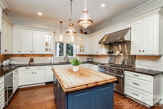 3911 Lakeside Drive, Charlotte, NC 28270