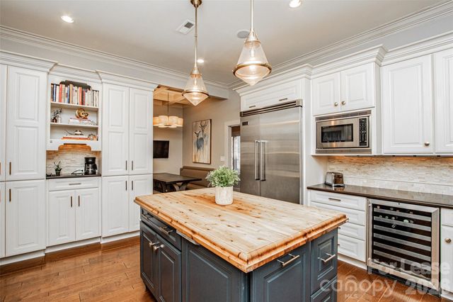 3911 Lakeside Drive, Charlotte, NC 28270