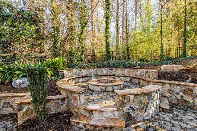 3911 Lakeside Drive, Charlotte, NC 28270