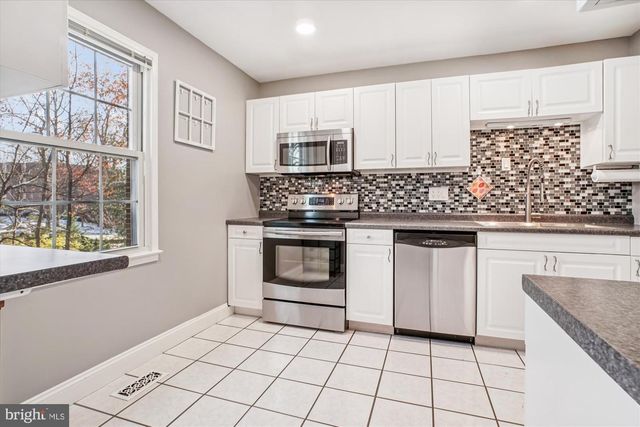 8332 GLASTONBURY CT, Annandale, VA 22003