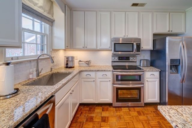 3198 Hillsboro Pike, Nashville, TN 37215