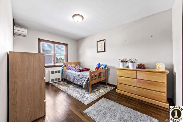 7521 Furmanville Avenue, Middle Village, NY 11379