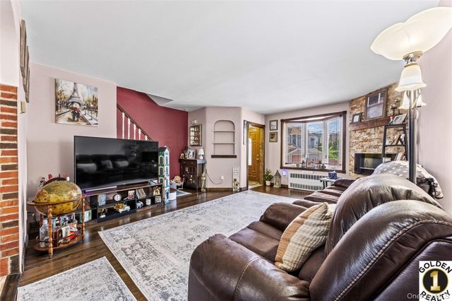 7521 Furmanville Avenue, Middle Village, NY 11379