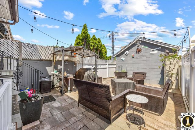 7521 Furmanville Avenue, Middle Village, NY 11379