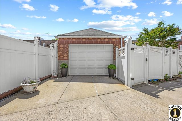 7521 Furmanville Avenue, Middle Village, NY 11379