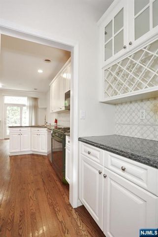 136 Winding Creek, Old Tappan, NJ 07675