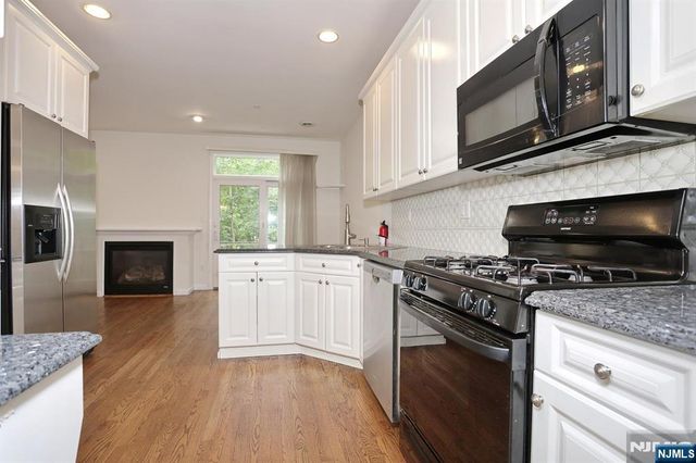 136 Winding Creek, Old Tappan, NJ 07675