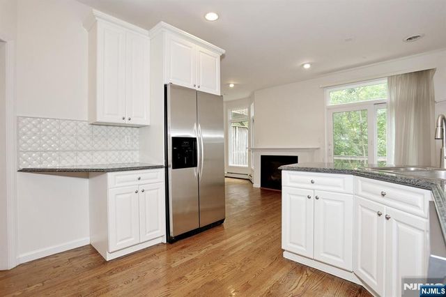 136 Winding Creek, Old Tappan, NJ 07675