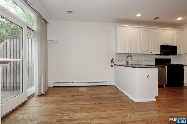 136 Winding Creek, Old Tappan, NJ 07675