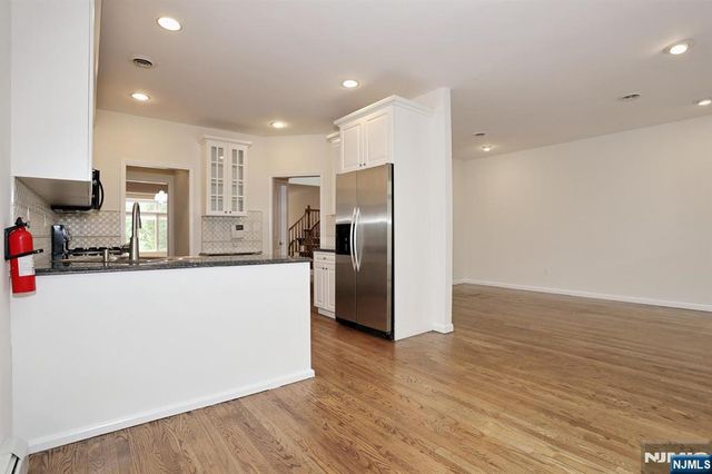136 Winding Creek, Old Tappan, NJ 07675