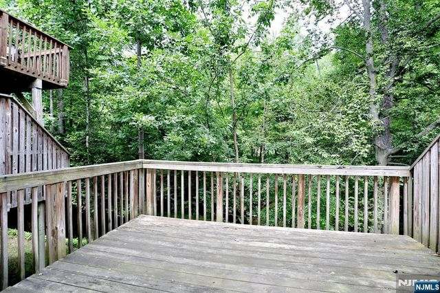 136 Winding Creek, Old Tappan, NJ 07675