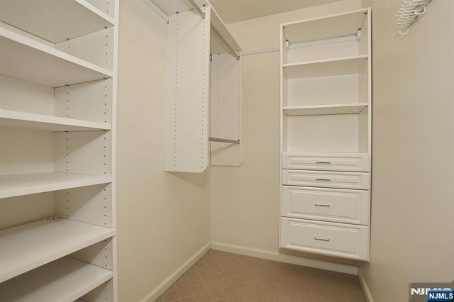 136 Winding Creek, Old Tappan, NJ 07675
