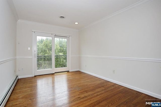 136 Winding Creek, Old Tappan, NJ 07675