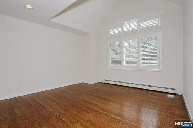 136 Winding Creek, Old Tappan, NJ 07675