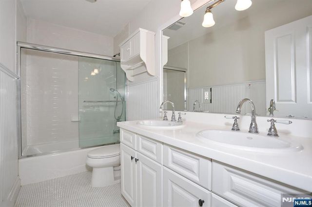 136 Winding Creek, Old Tappan, NJ 07675