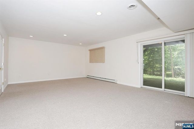 136 Winding Creek, Old Tappan, NJ 07675