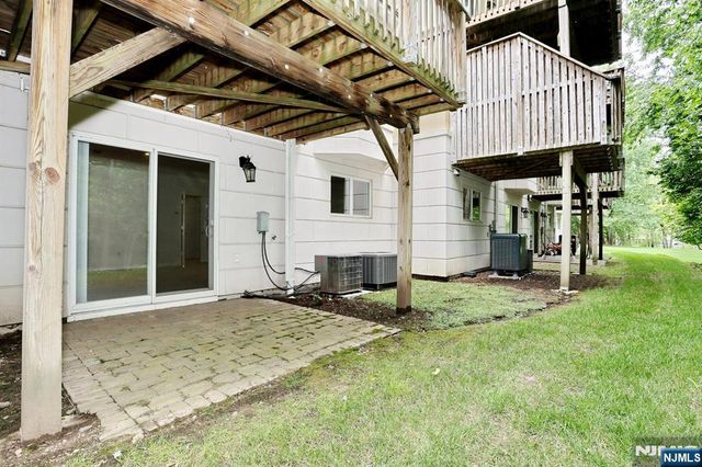 136 Winding Creek, Old Tappan, NJ 07675
